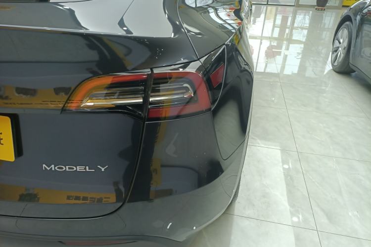 Used Tesla Model Y 2024 Rear-Wheel-Drive Version Exterior 3