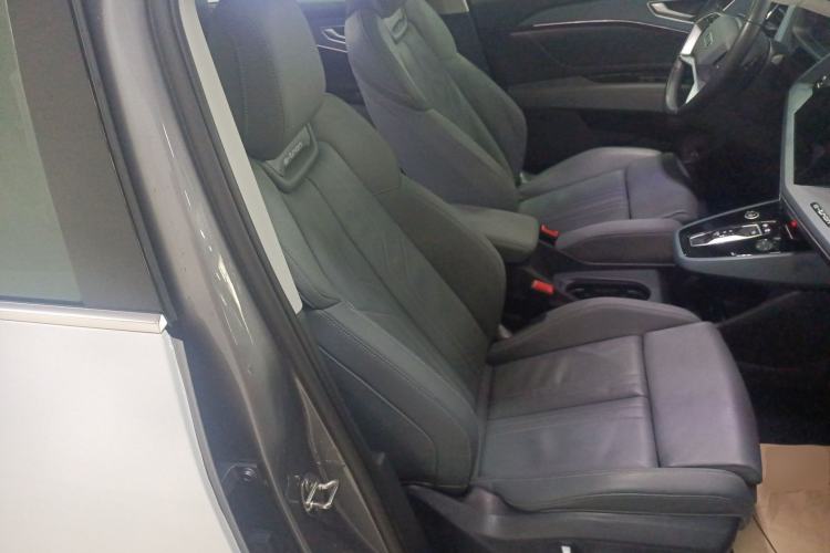 Used Audi Q5 e-tron 2023 40 e-tron Starry Edition Luxury Package Right Front Seat