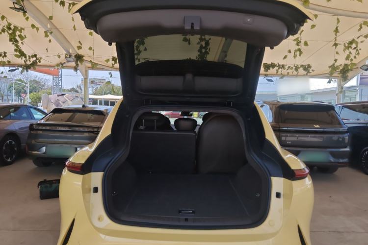 Used IM LS7 2023 100kWh Pro All-Wheel-Drive Version