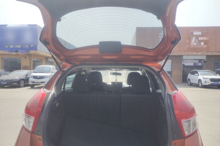 Used Toyota YARiS L Zhi Xuan 2015 1.5E Automatic Charm Edition Trunk