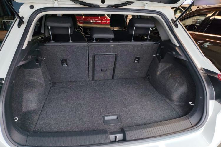 Used Volkswagen T-ROC 2020 280TSI DSG Two-Wheel-Drive Elite Version Trunk