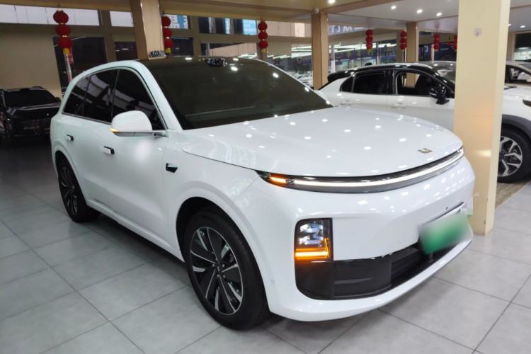 Used Li Auto L6 2025 Pro Smart Refresh Edition Front Right 45 Deg