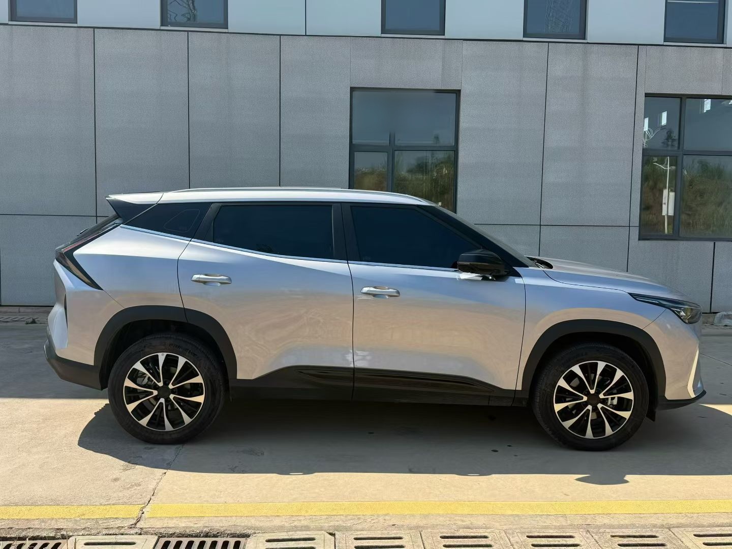 Geely Auto Emgrand X7 Sport 2026 Model 1.5TD Aspirational — снимка 3