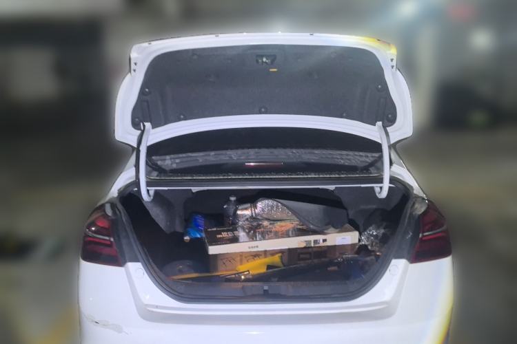 Used Geely Auto Emgrand 2019 Leading Edition 1.5L CVT Luxury Model China VI Standard Trunk