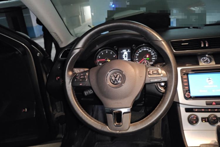 Used Volkswagen Magotan 2015 2.0 TSI Luxury Model Steering Wheel
