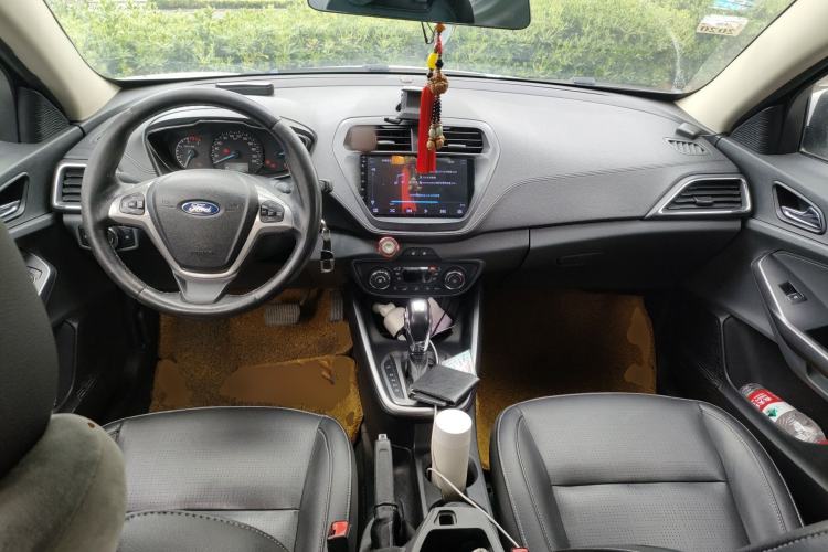 Used Ford Escort 2015 1.5L Automatic Fashion Model Center Console