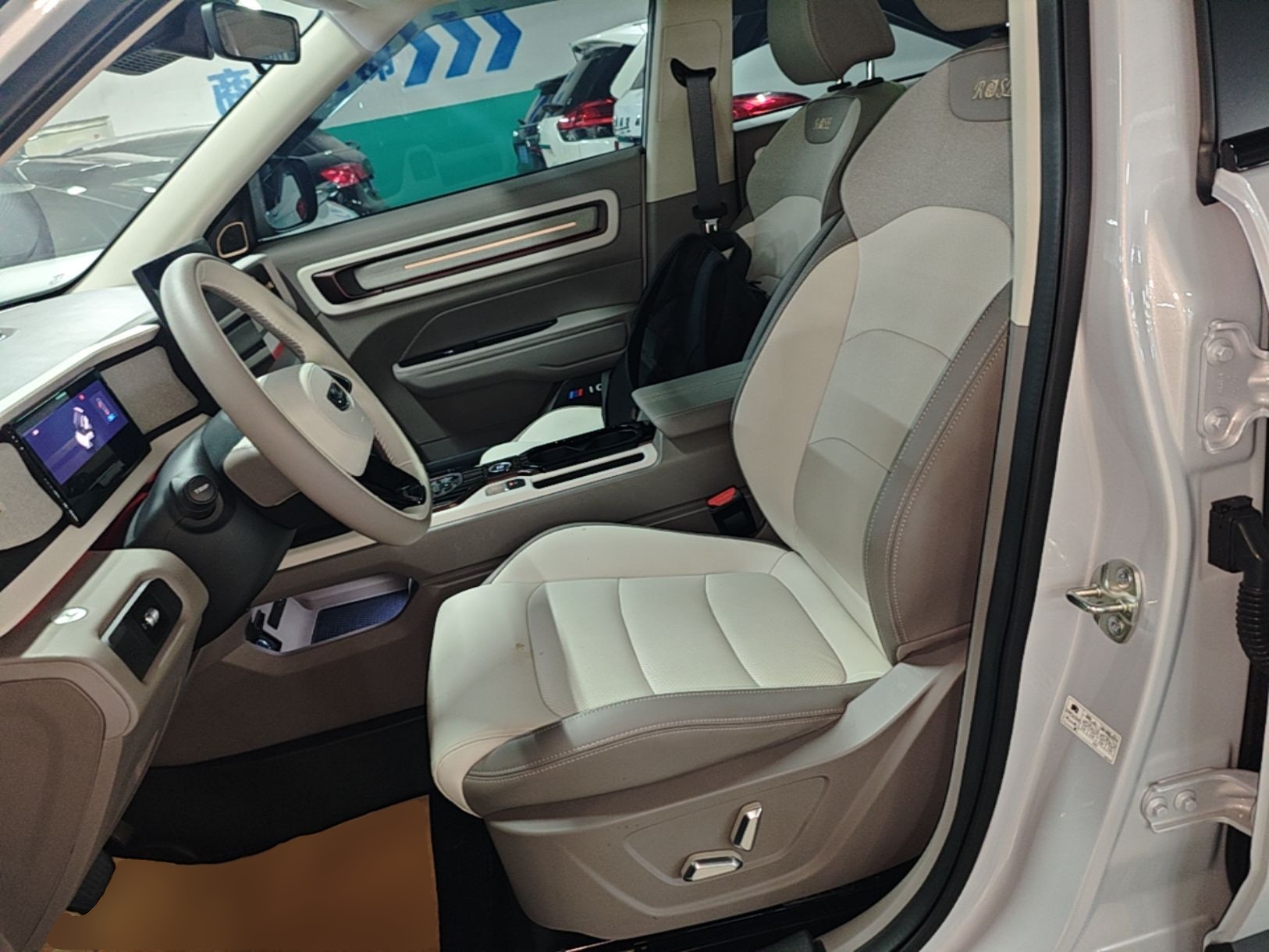 Geely Auto icon 2026 Model Chocolate 1.5TD Pure & Refined Edition — снимка 17