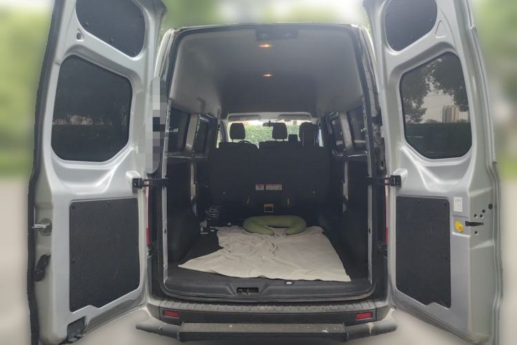 Used Ford Transit 2019 2.0T Diesel Multi-Purpose Commercial Vehicle Mid-Drive Mid-Roof 6-Seater China VI Standard