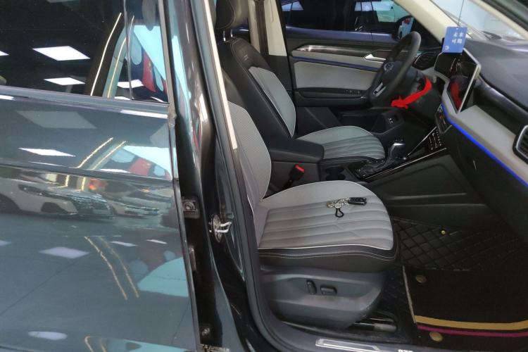 Used Volkswagen Tayron GTE Plug-in Hybrid 2022 1.4T Luxury Edition Right Front Seat