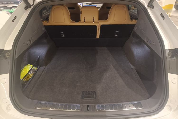 Used Hima Luxeed R7 2024 All-Electric 802 km Max
