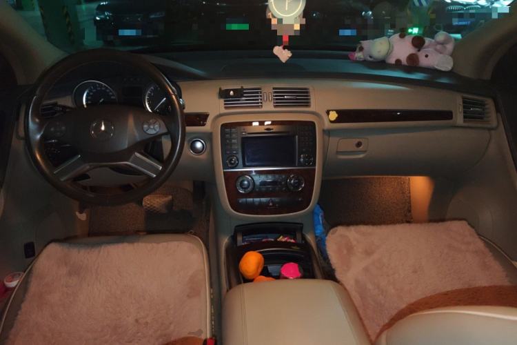 Used Mercedes-Benz R-Class 2011 R 350 L 4MATIC