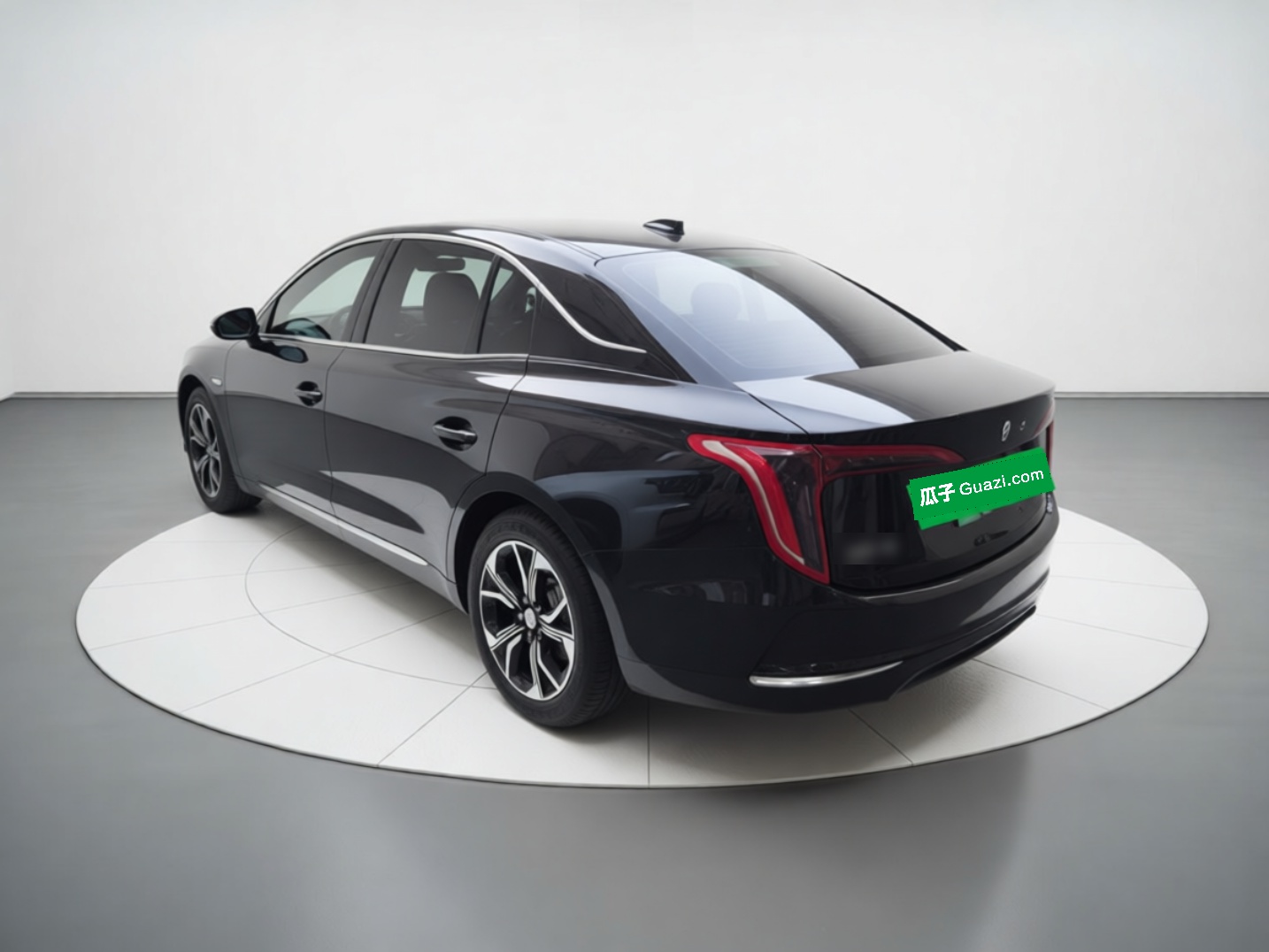 Hongqi E-QM5 2023 Revised Version Basic Travel Edition — снимка 4