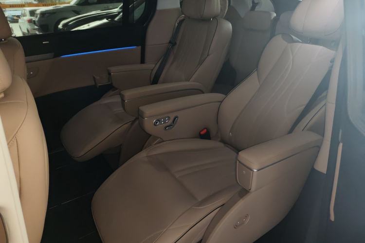 Used XPeng X9 2024 702 Ultra-Long Range Max Left Rear Seat