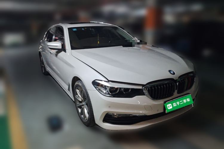 Used BMW 5 Series 2018 528Li Launch Special Edition Front Right 45 Deg