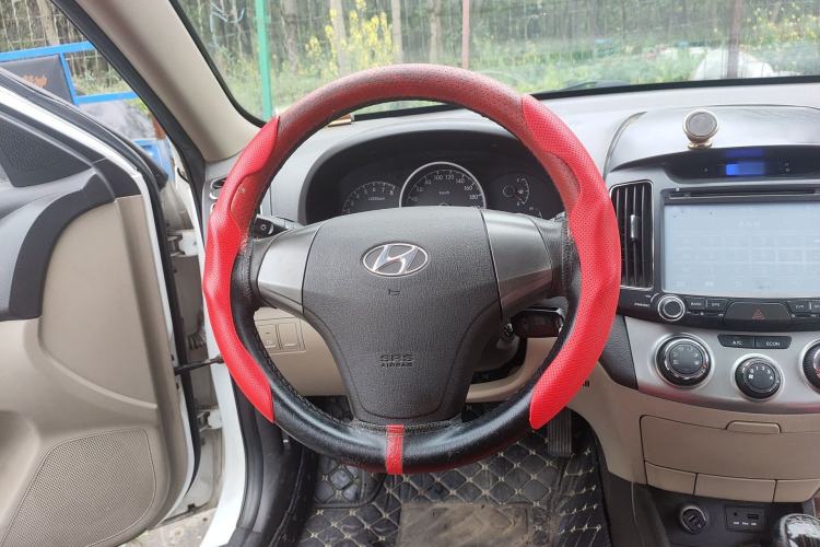 Used Hyundai Celesta 2011 1.6L Manual Luxury Model Steering Wheel