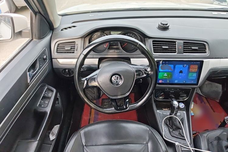 Used Volkswagen Lavida 2015 1.6L Automatic Comfort Edition Steering Wheel