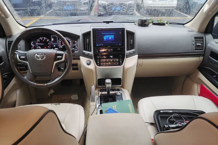 Used Toyota Land Cruiser 
