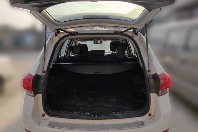 Used Haval H6 2013 Upgraded Model 1.5T Manual Two-Wheel Drive Urban Version
