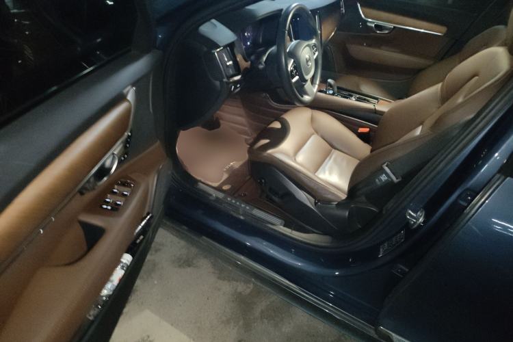 Used Volvo S90 2022 B5 Zhiyi Luxury Edition
