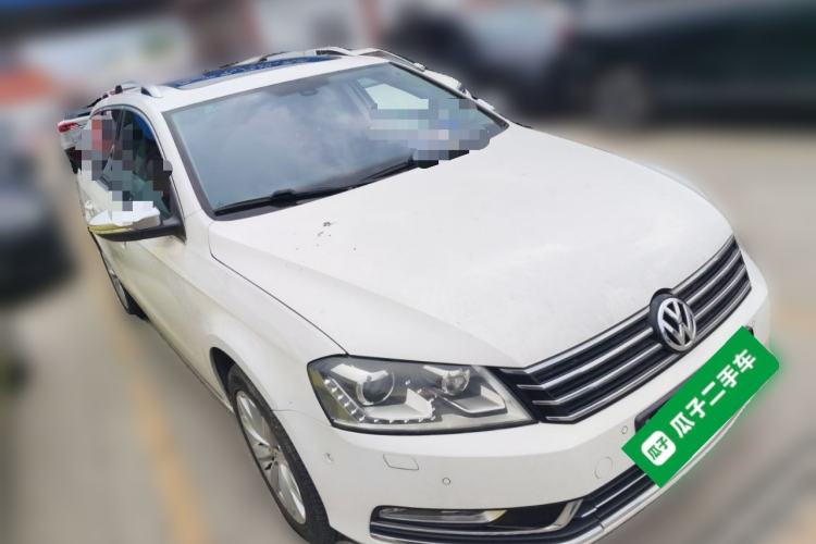 Used Volkswagen Magotan 2012 Travel Edition 2.0 TSI Luxury Version Front Right 45 Deg