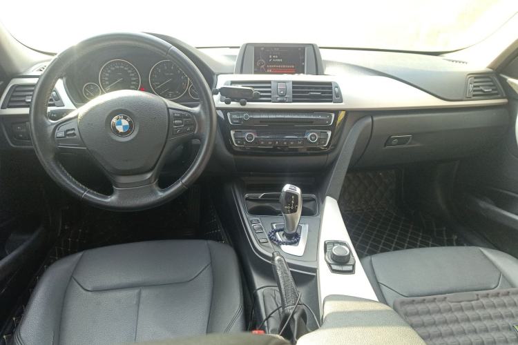 Used BMW 3 Series 2016 320Li Ambition Model
