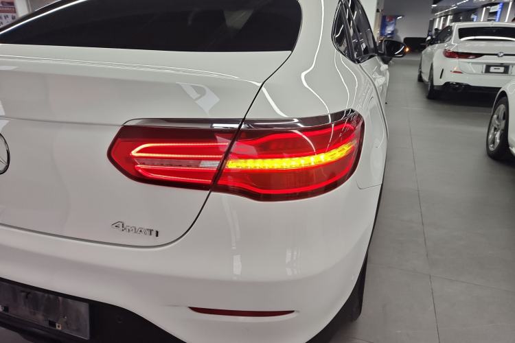 Used Mercedes-Benz GLC Coupe 2017 GLC 260 4MATIC Coupe SUV
