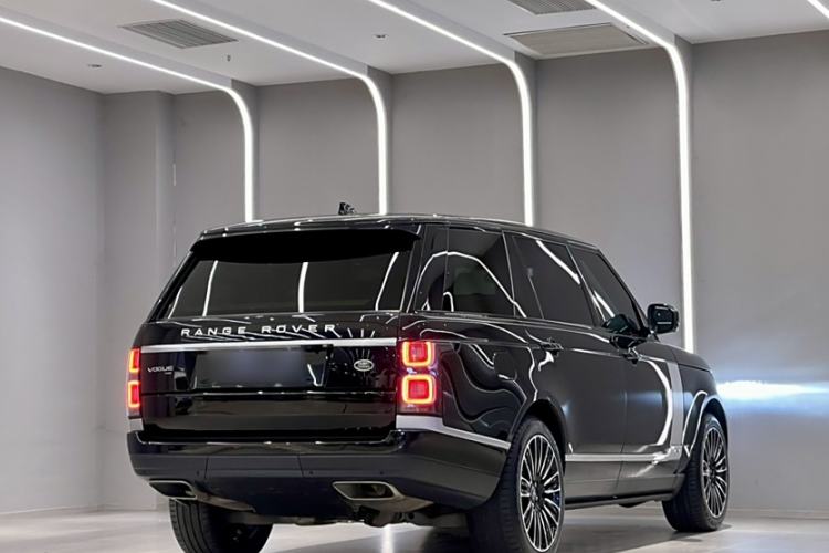 Used Land Rover Range Rover 2021 3.0 L6 Century Extended Classic Edition
