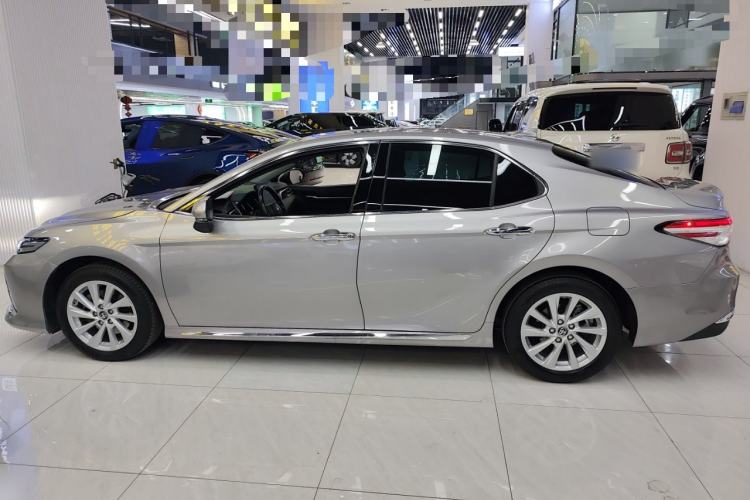 Used Toyota Camry 2023 2.0G Luxury Edition
