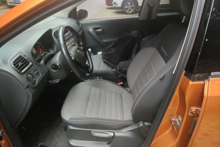 Used Volkswagen Polo 2016 1.6L Cross Polo Automatic
