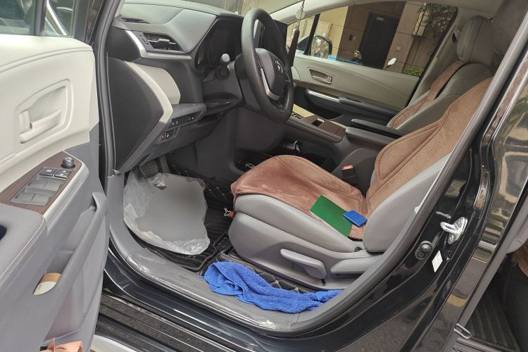 Used Toyota Granvia 2023 2.5L Hybrid Comfort Edition