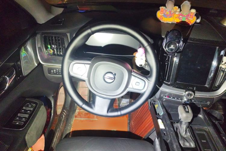 Used Volvo XC60 2019 T5 4x4 Smart Edition China V Standard
