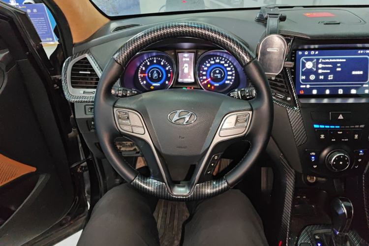 Used Hyundai Santa Fe 2013 2.4L Automatic 4x4 Comfort Edition Steering Wheel