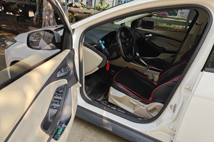 Used Ford Focus 2018 Sedan Classic 1.6L Automatic Comfort Plus Smart Drive Version Driver Seat