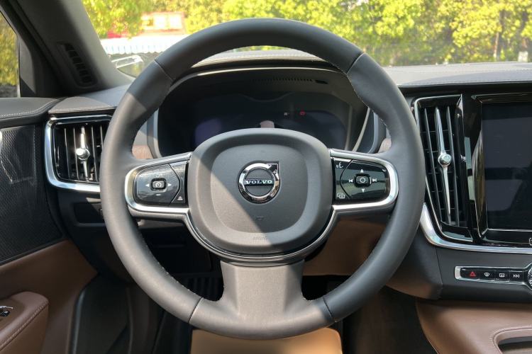 Used Volvo S90 2023 B5 Zhiyuan Luxury Edition