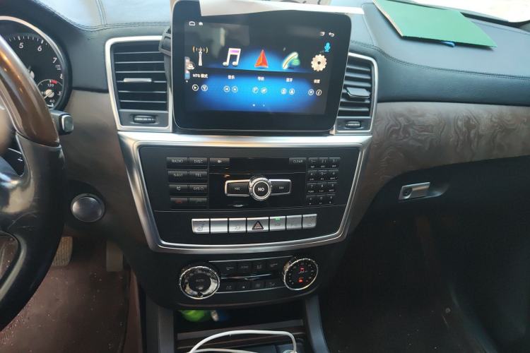 Used Mercedes-Benz GL-Class 2014 GL 400 4MATIC Luxury Model Audio And AC Panel