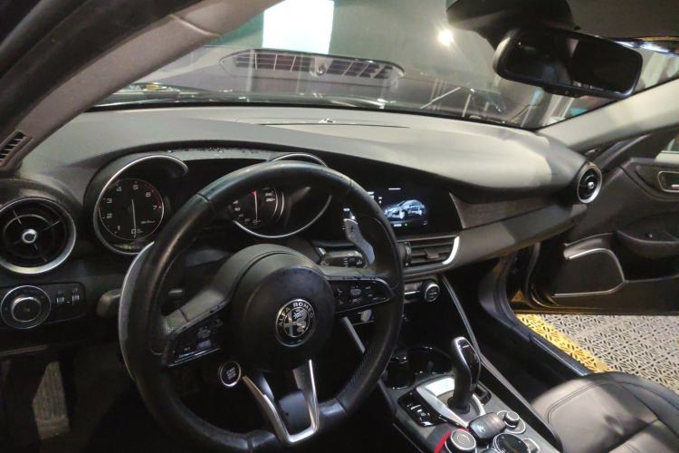 Used Alfa Romeo Giulia 2021 2.0T 280HP Luxury Edition