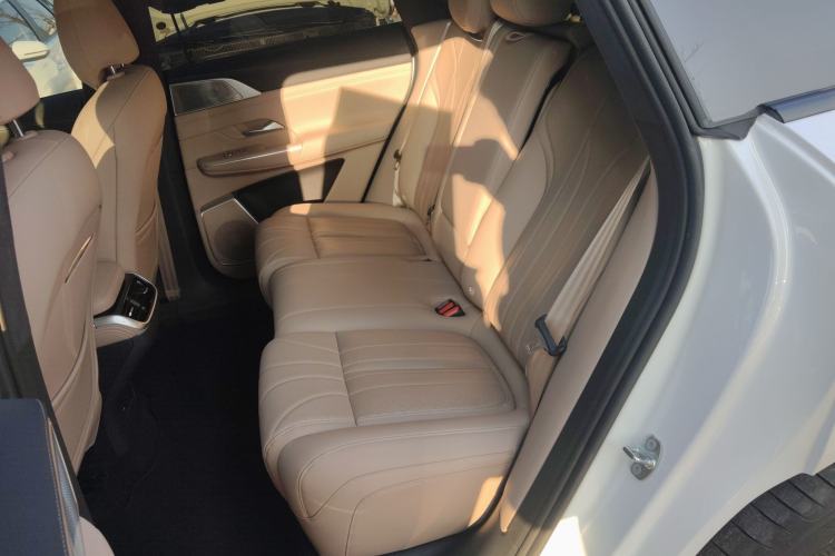 Used XPeng G9 2025 625 Long-Range Max Interior 4