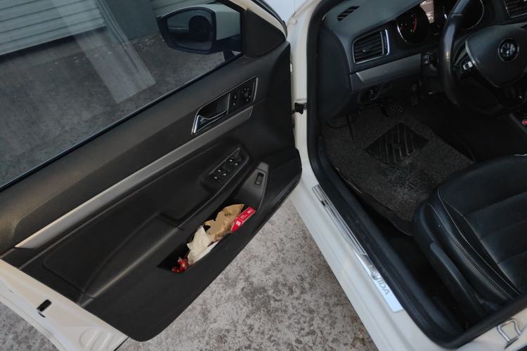 Used Volkswagen Lavida 2017 1.6L Automatic Comfort Edition Driver Seat