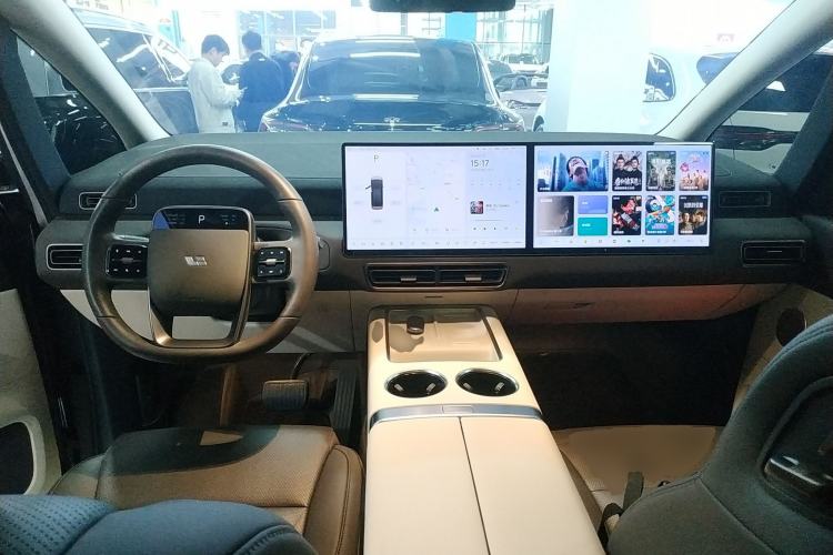 Used Li Auto MEGA 2024 Ultra Model
