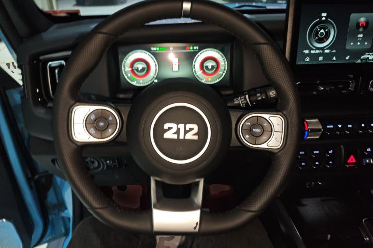 Used 212 T01 2025 2.0T Changfeng
