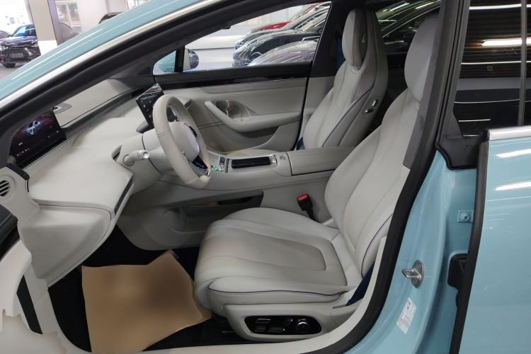 Used Hima Luxeed S7 2025 785 km Ultra