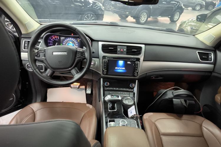 Used Haval H8 2017 2.0T Gasoline 4x4 Smart Enjoyment Version
