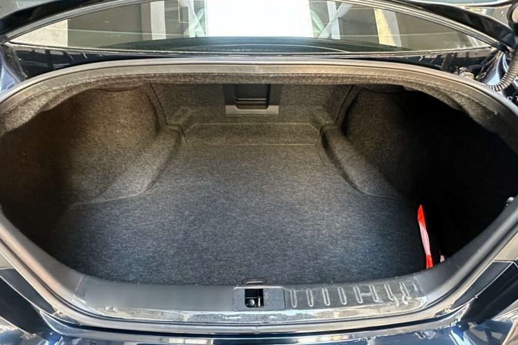 Used Infiniti Q70 2017 Q70L 2.5L Enjoyment Edition Interior 7