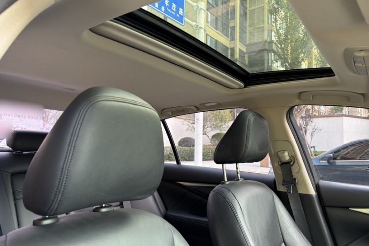 Used Infiniti Q50L 2016 2.0T Comfort Edition
