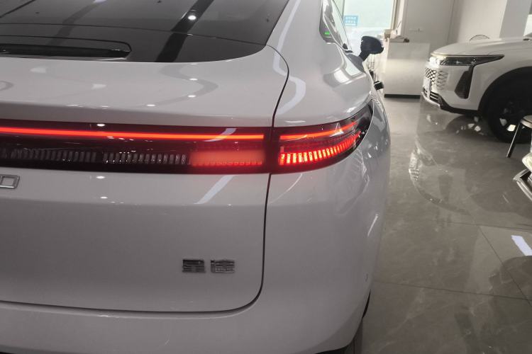 Used EXEED Star Era ES 2025 Pure Electric Pro High-Speed Driving Assistance Right Rear Taillight