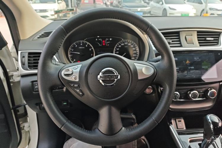 Used Nissan Sylphy 2019 1.6XV CVT Smart Connect Luxury Edition China VI Standard Steering Wheel