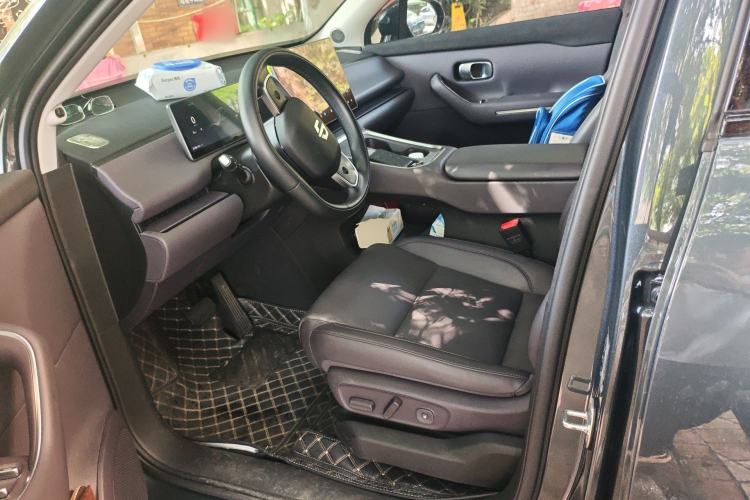 Used Leapmotor C16 2026 All-Electric 630 LiDAR Zhizun Edition 6 Seats
