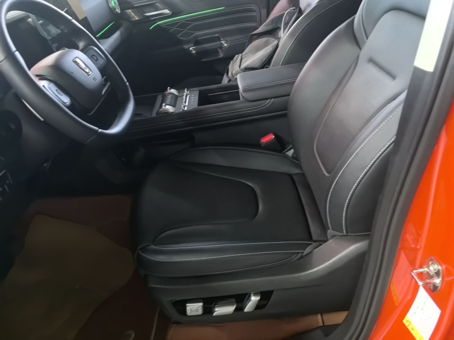 Vordere Reihe im Auto