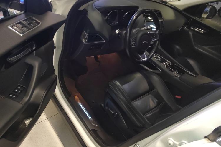 Used Jaguar F-PACE 2020 2.0T Urban Deluxe Edition Driver Seat