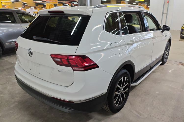 Used Volkswagen Tiguan L 2017 330TSI Automatic Two-Wheel Drive Luxury Edition
